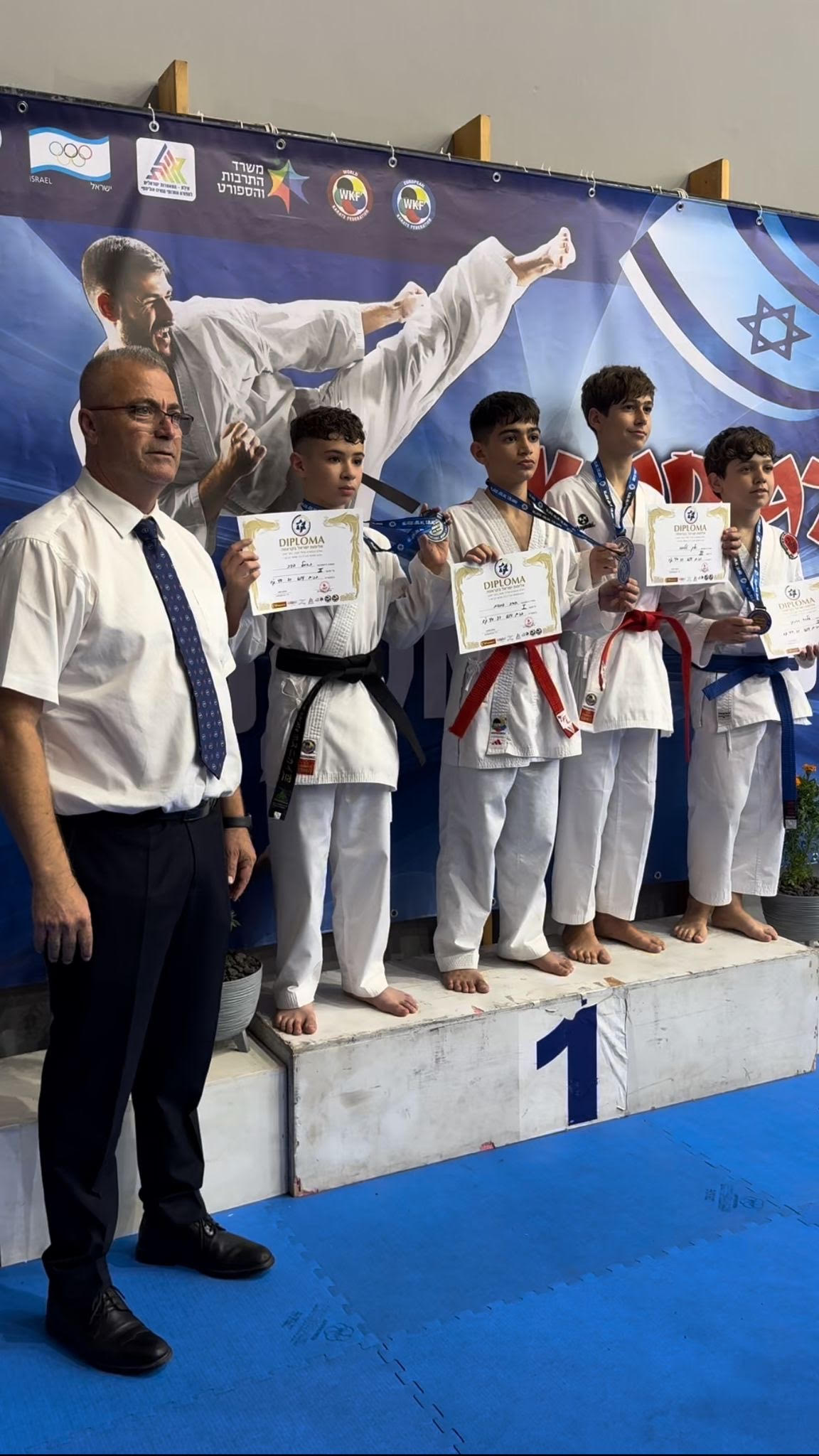 ابطال وبطلات مدرسة حسني عرار للكراتيه يشاركون في بطولة اسرائيل للكراتيه للعام 2025